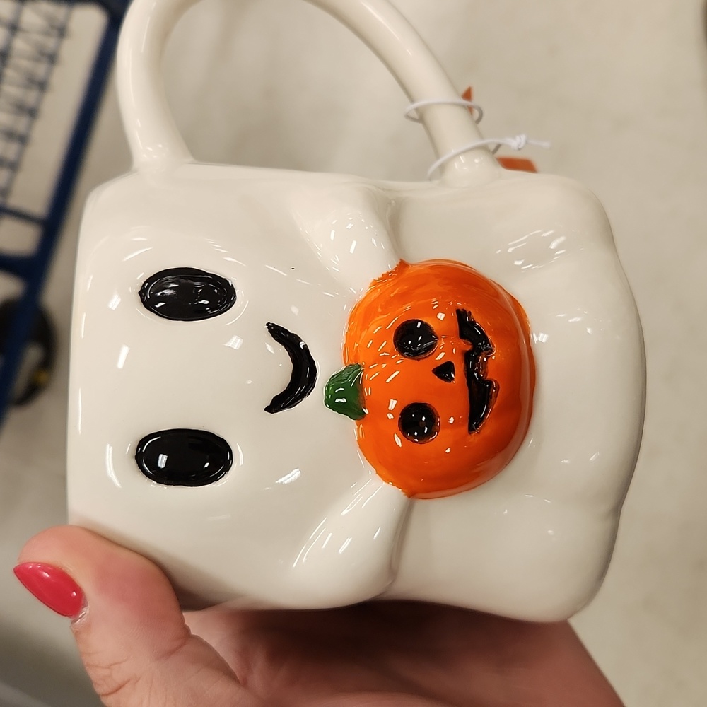 Viral ghost mug with pumpkin